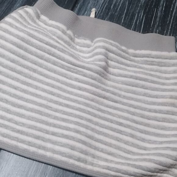 🤠Cat & Jack Fleece Winter Skirt with Pockets Girls Size Large - Picture 4 of 5